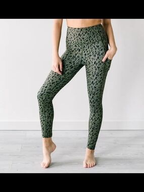 Victoria Secret Green Leopard Print High-Waist Leggings With Side Pockets